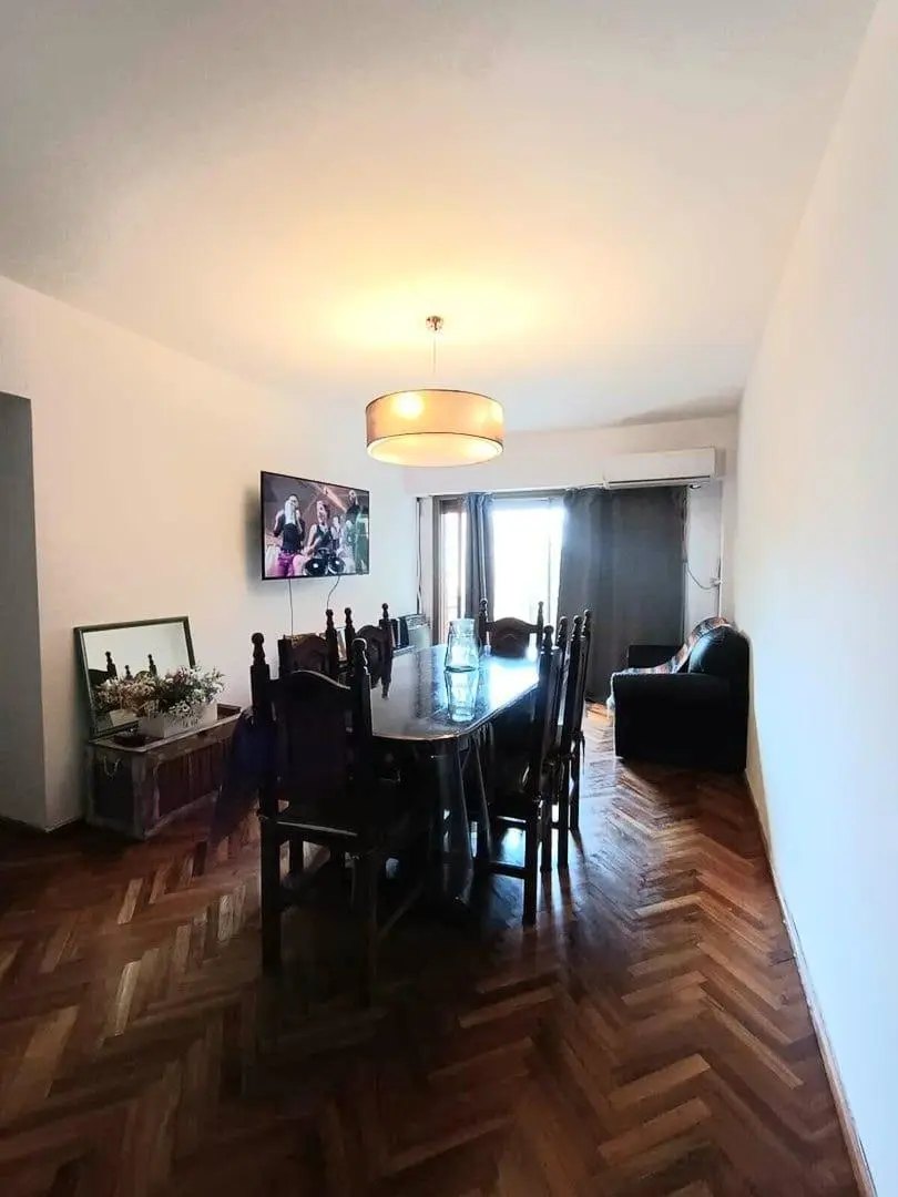 VENTA CON RENTA DEPTO 3 AMBIENTES. BALCON TERRAZA AL FRENTE. 5