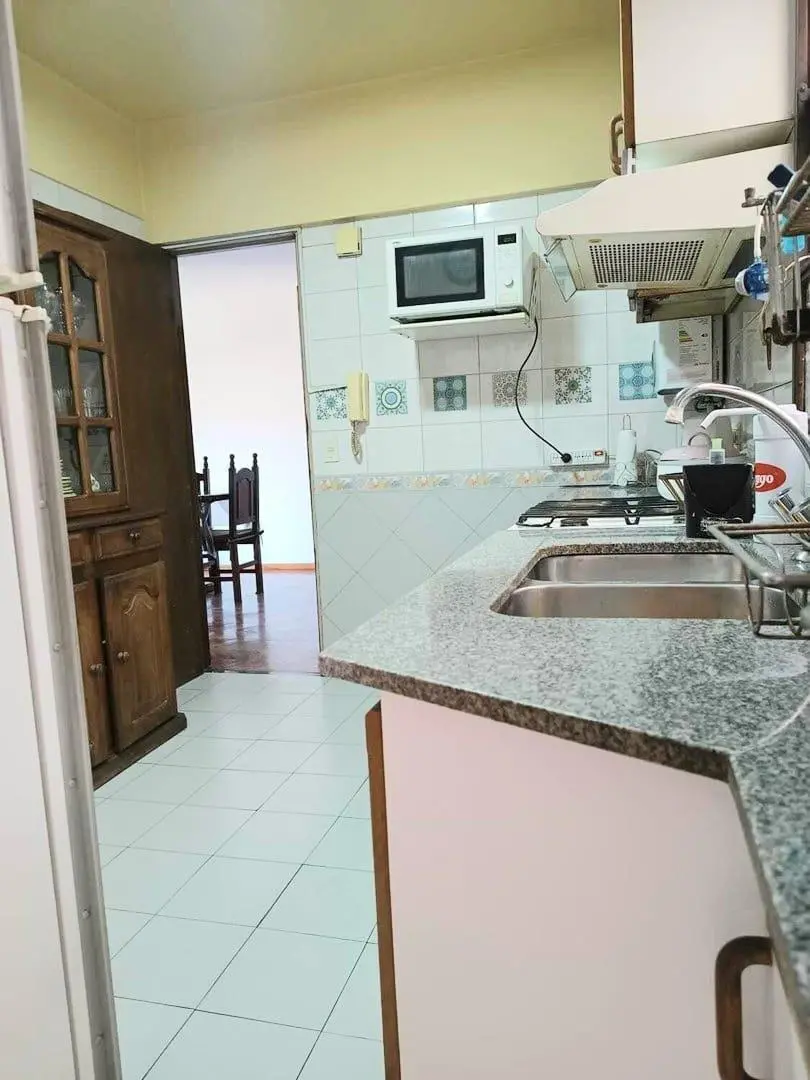 VENTA CON RENTA DEPTO 3 AMBIENTES. BALCON TERRAZA AL FRENTE. 3
