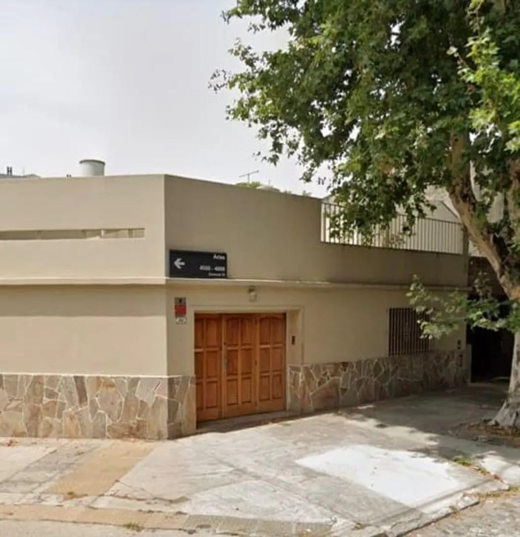 VENTA CASA 3 AMBIENTES SOBRE LOTE PROPIO. TERRAZA. SAAVEDRA 2