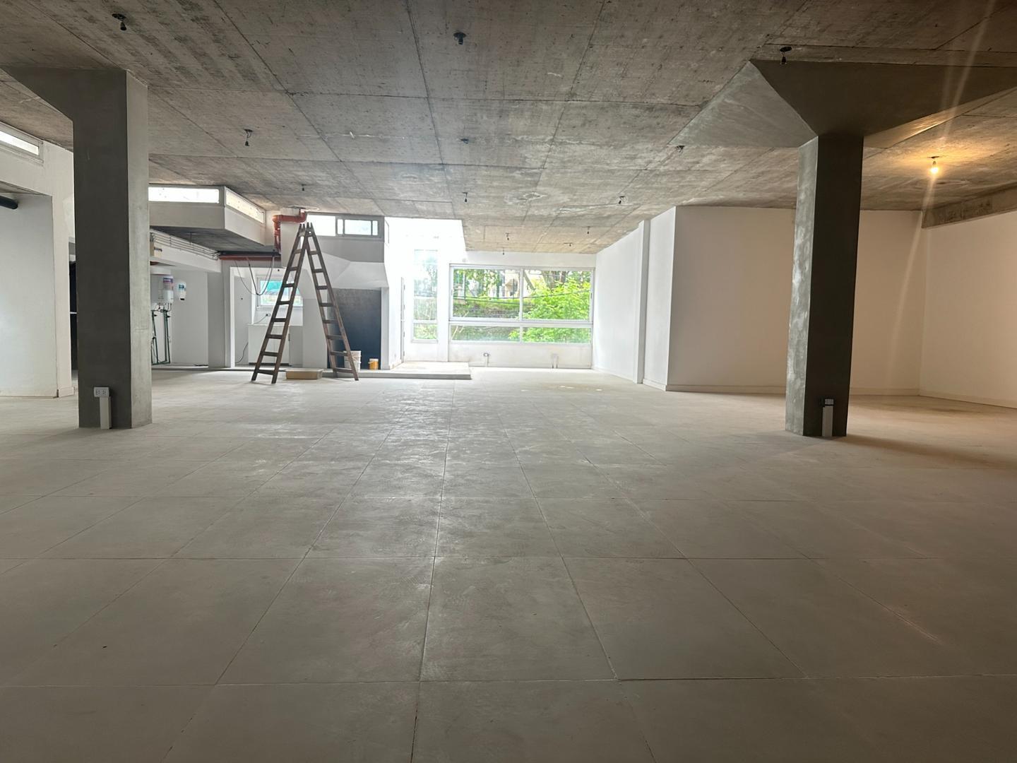 Gran Espacio en Alquiler - Vicente Lopez