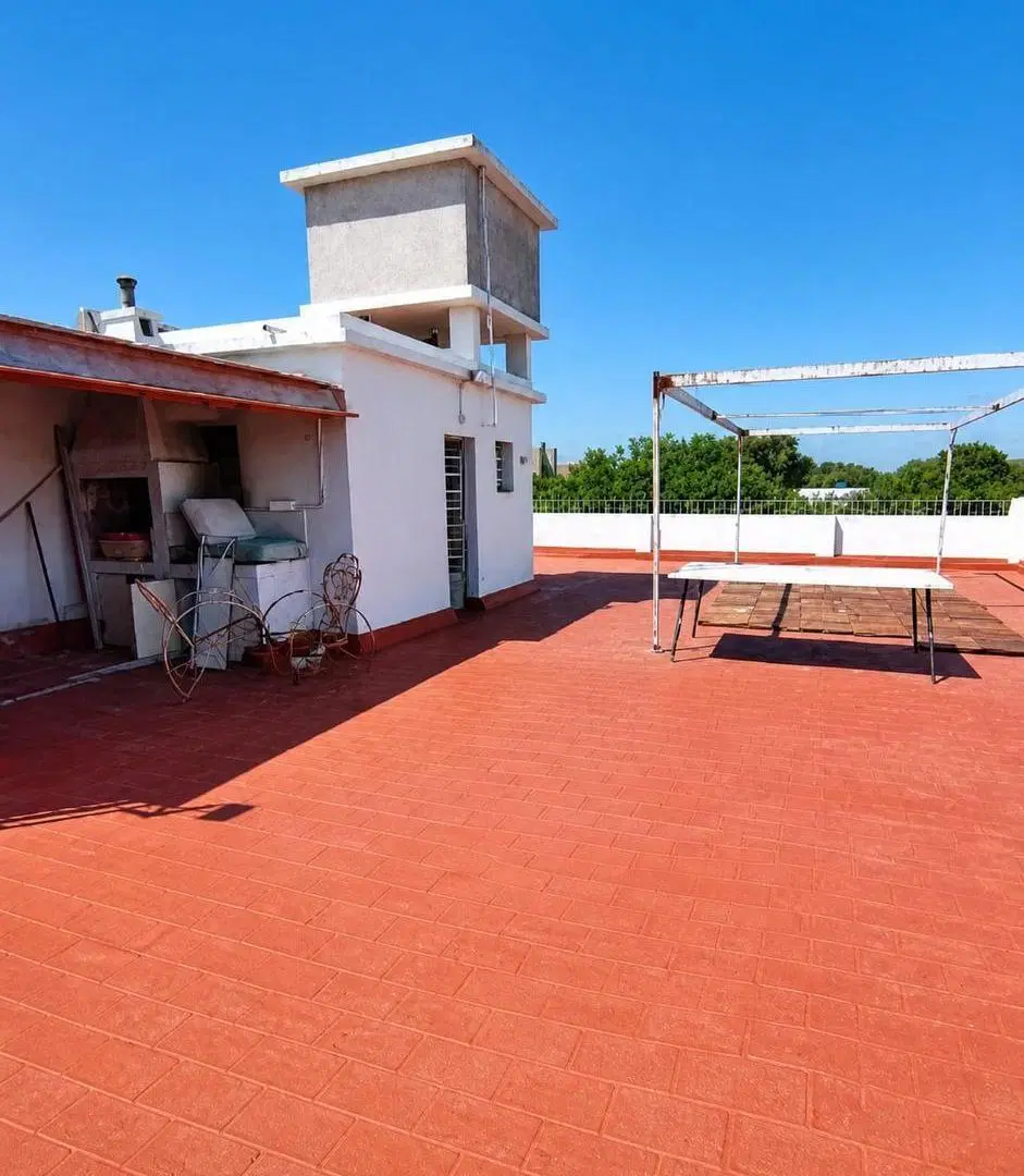 Casa 5 ambientes, 3 dormitorios 2