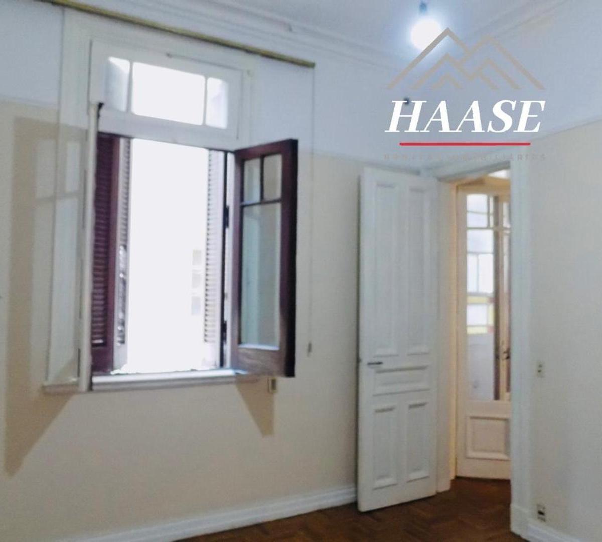 Venta Semipiso Chacabuco Esquina Av Belgrano 4