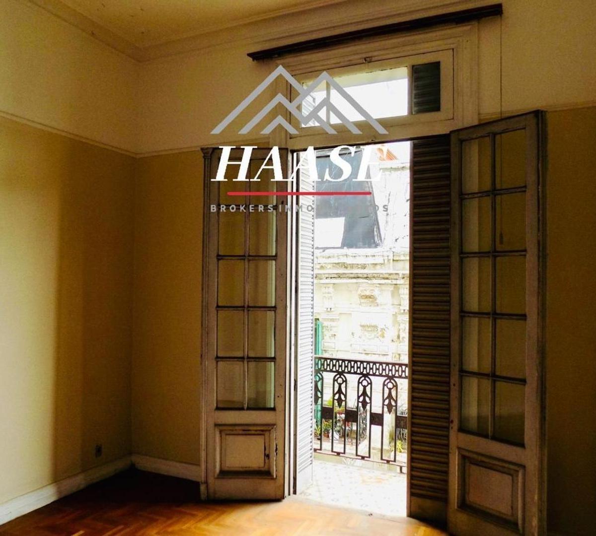 Venta Semipiso Chacabuco Esquina Av Belgrano 5