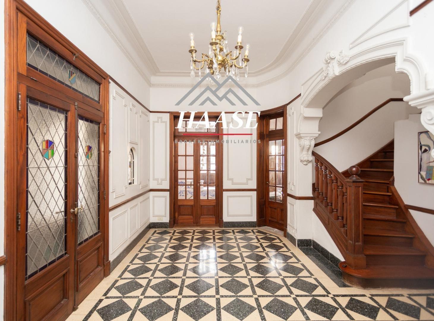 Foto de VENTA AMPLIA CASA-340m2- Ideal consultorios -Centro Médico, imagen 3