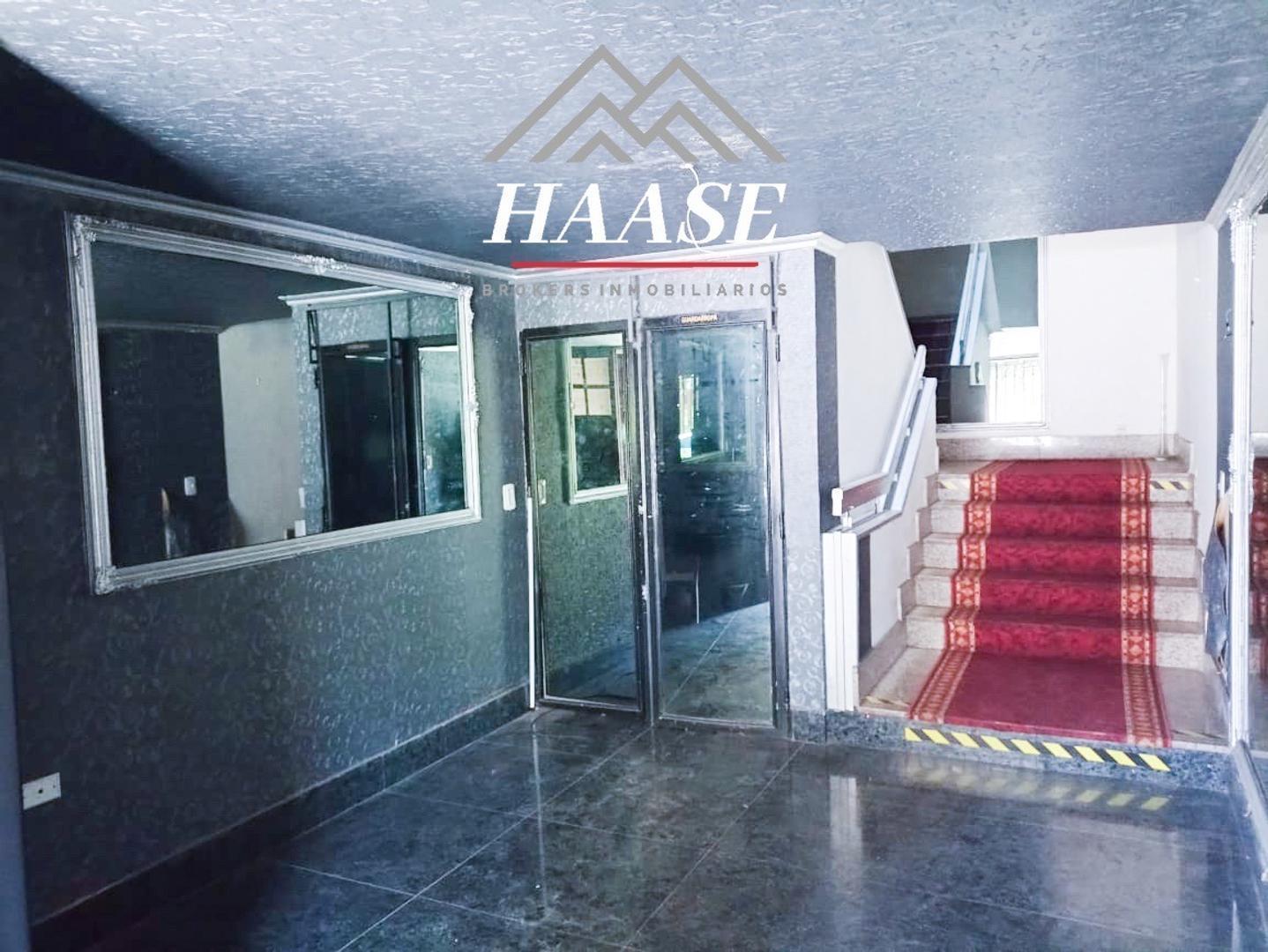 Foto de Oportunidad en Villa del Parque- Amplio salón 650m2,, imagen 4