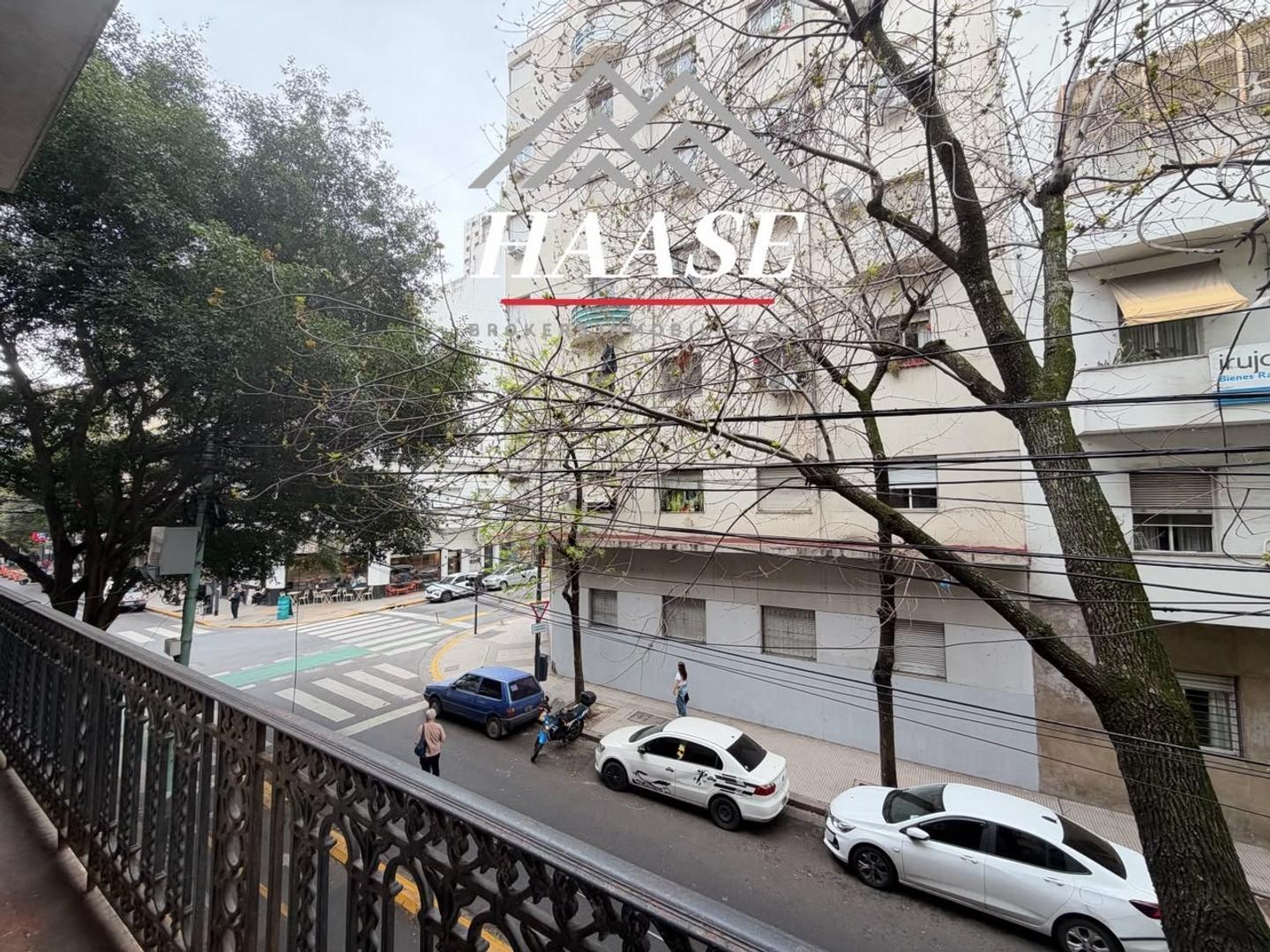 Foto de Venta Departamento 4 amb frente balcón 110 m² Balvanera, imagen 2