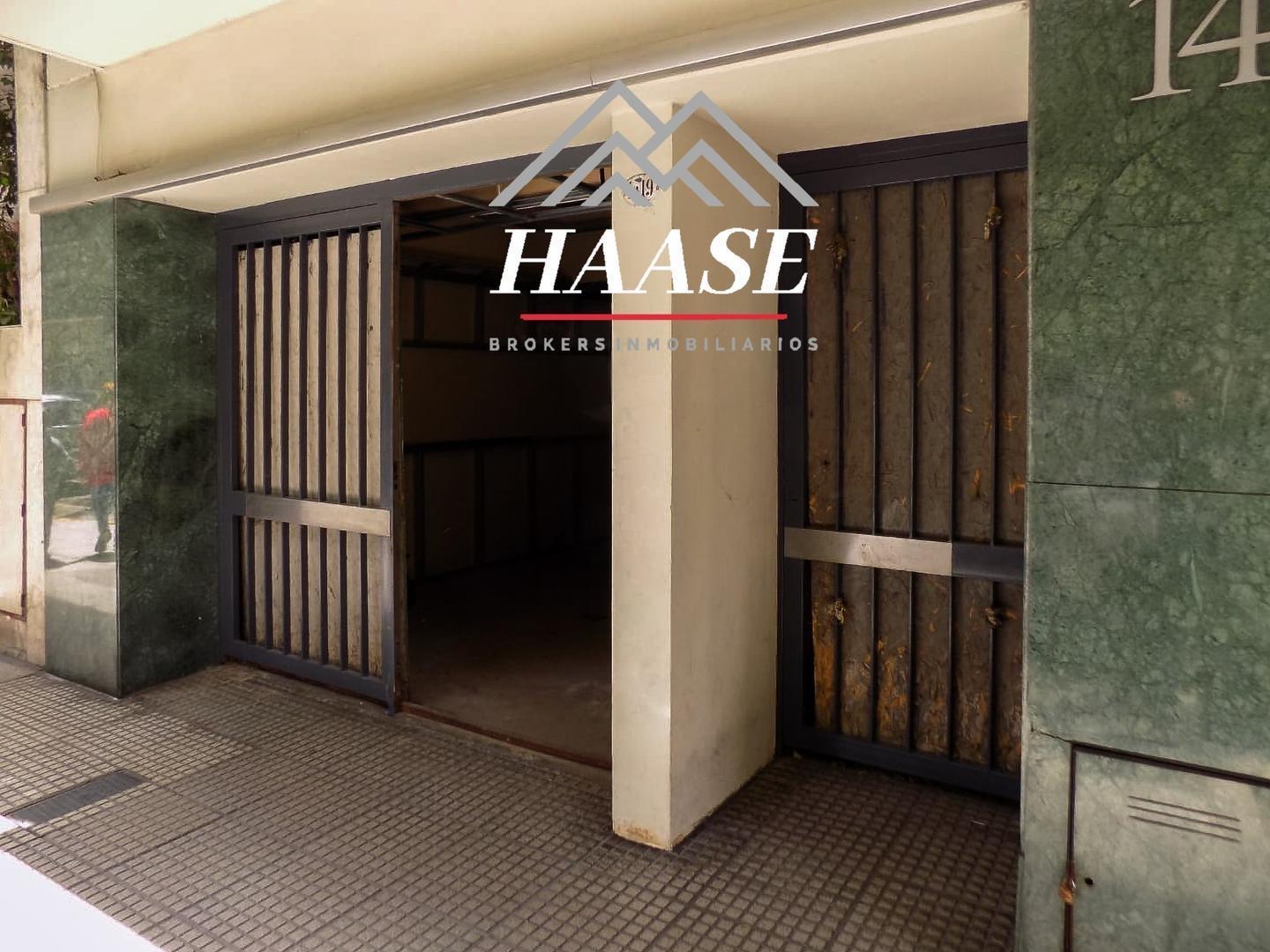 Foto de Venta de local comercial Larrea 1400 Recoleta, imagen 2