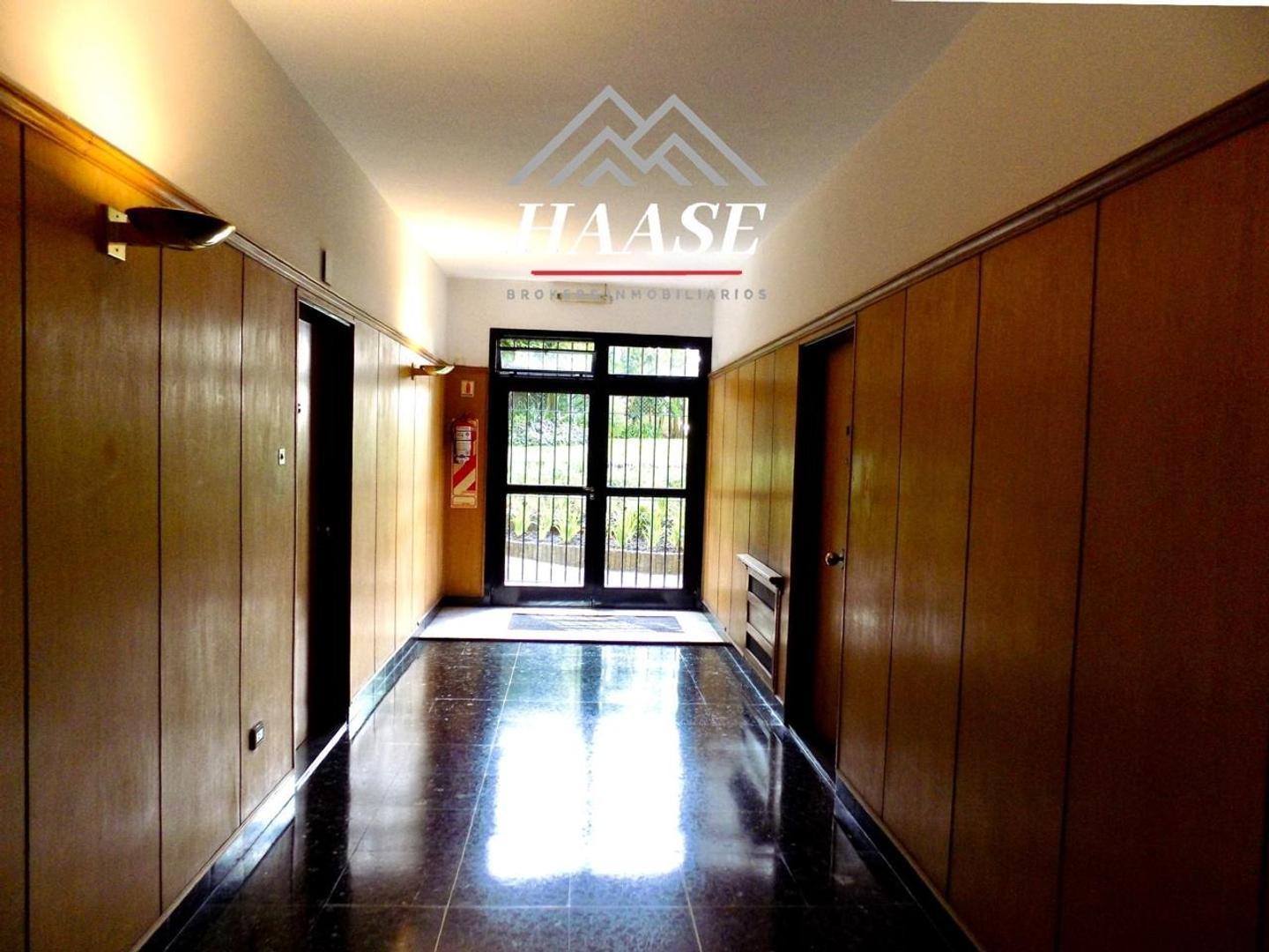 Foto de Venta Departamento 5 ambientes apto profesional - Retiro, imagen 2