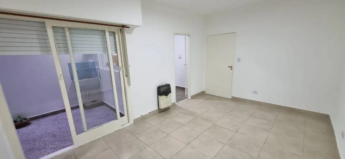 DEPTO 2 AMBIENTES c/ 2 PATIOS, VIVIENDA/APTO PROFESIONAL 2