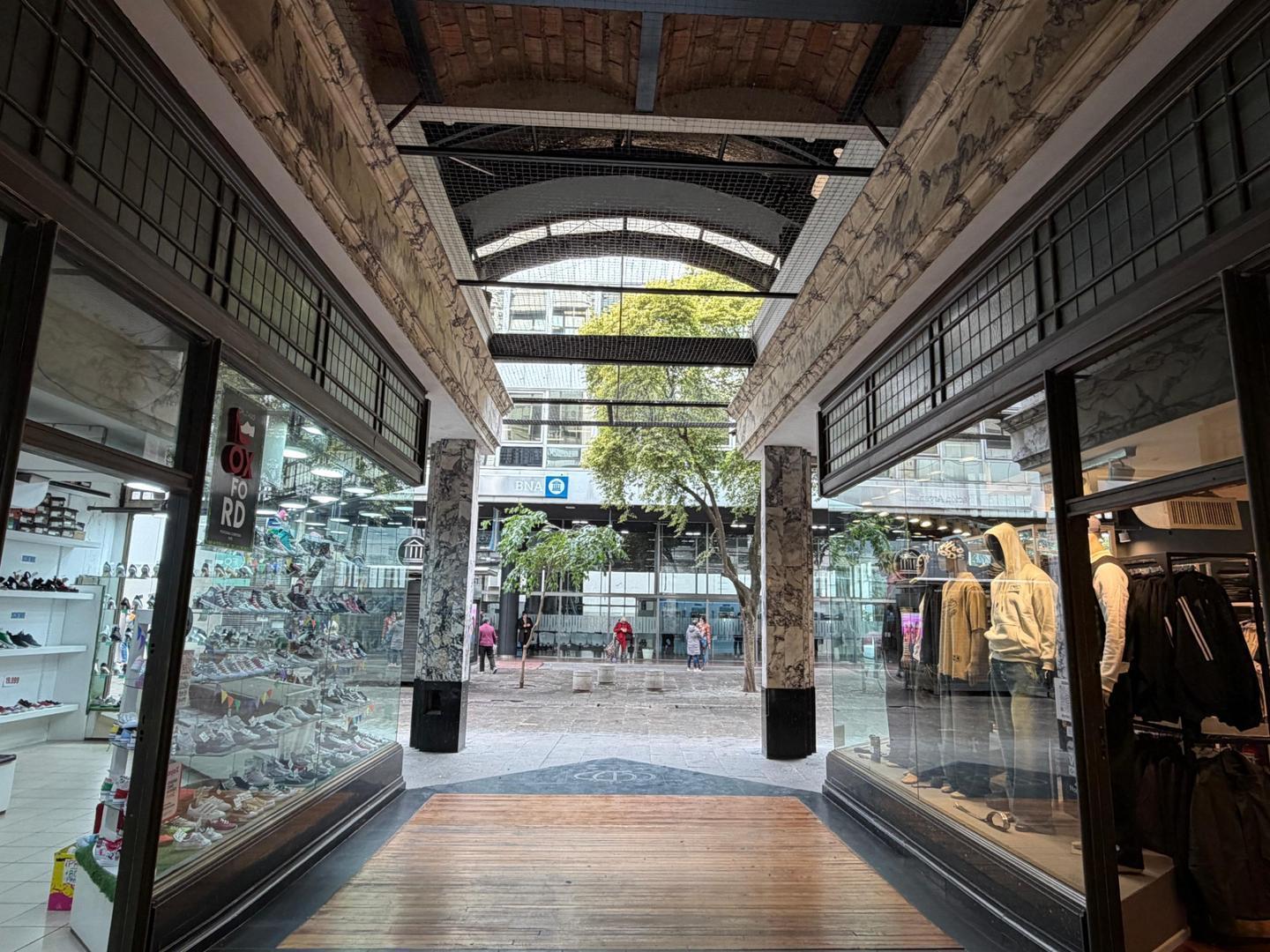 Foto de Local Comercial en alquiler. Galería VICTORIA MALL, imagen 3