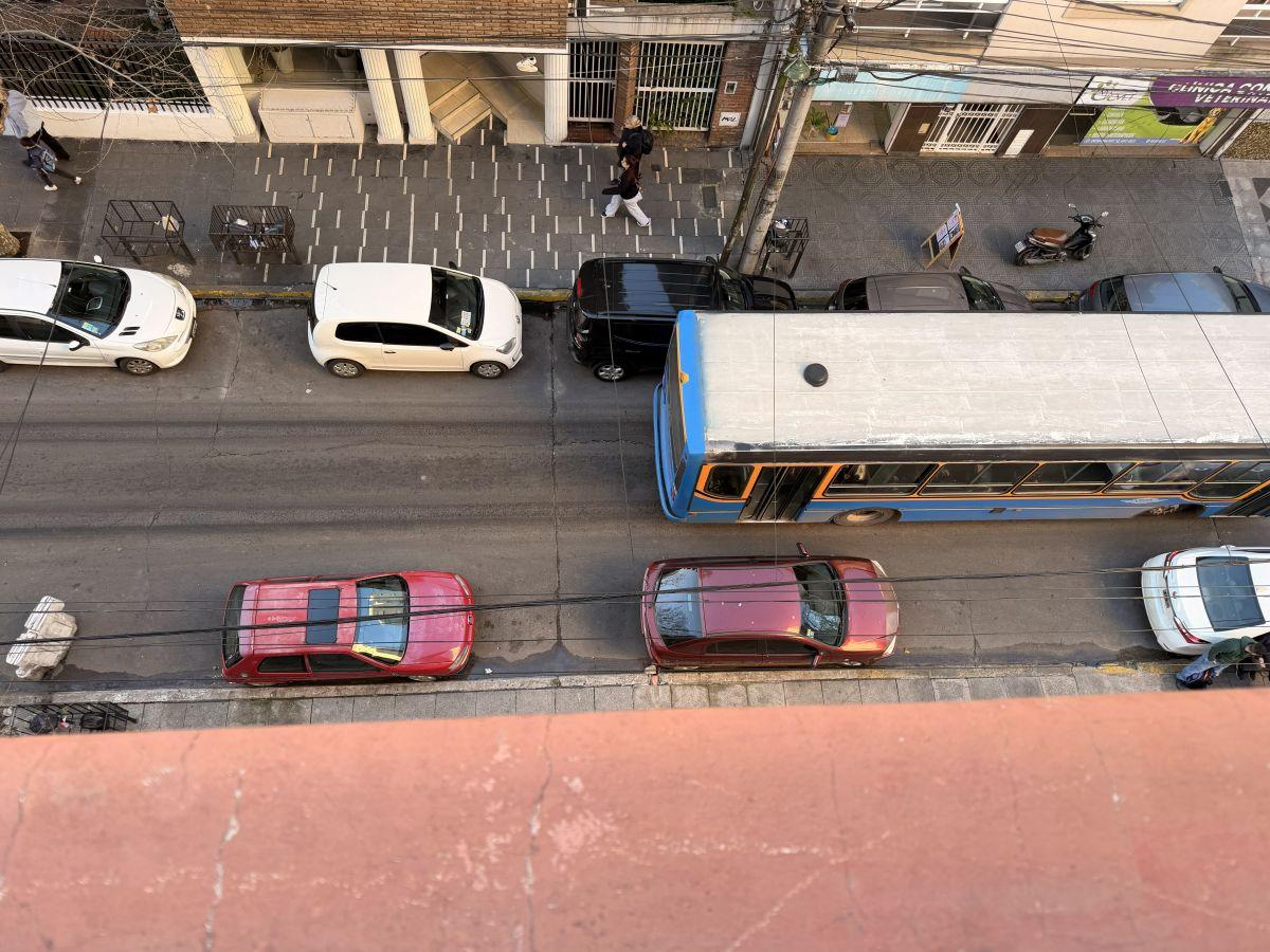 Foto de RAMOS MEJÍA ALQUILER DEPARTAMENTO 3 AMBIENTES AL FRENTE con COCHERA, imagen 1