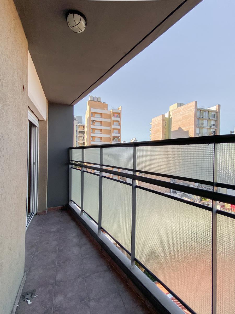 Barrio Echesortu departamento de un dormitorio Balcón corrido Amenities