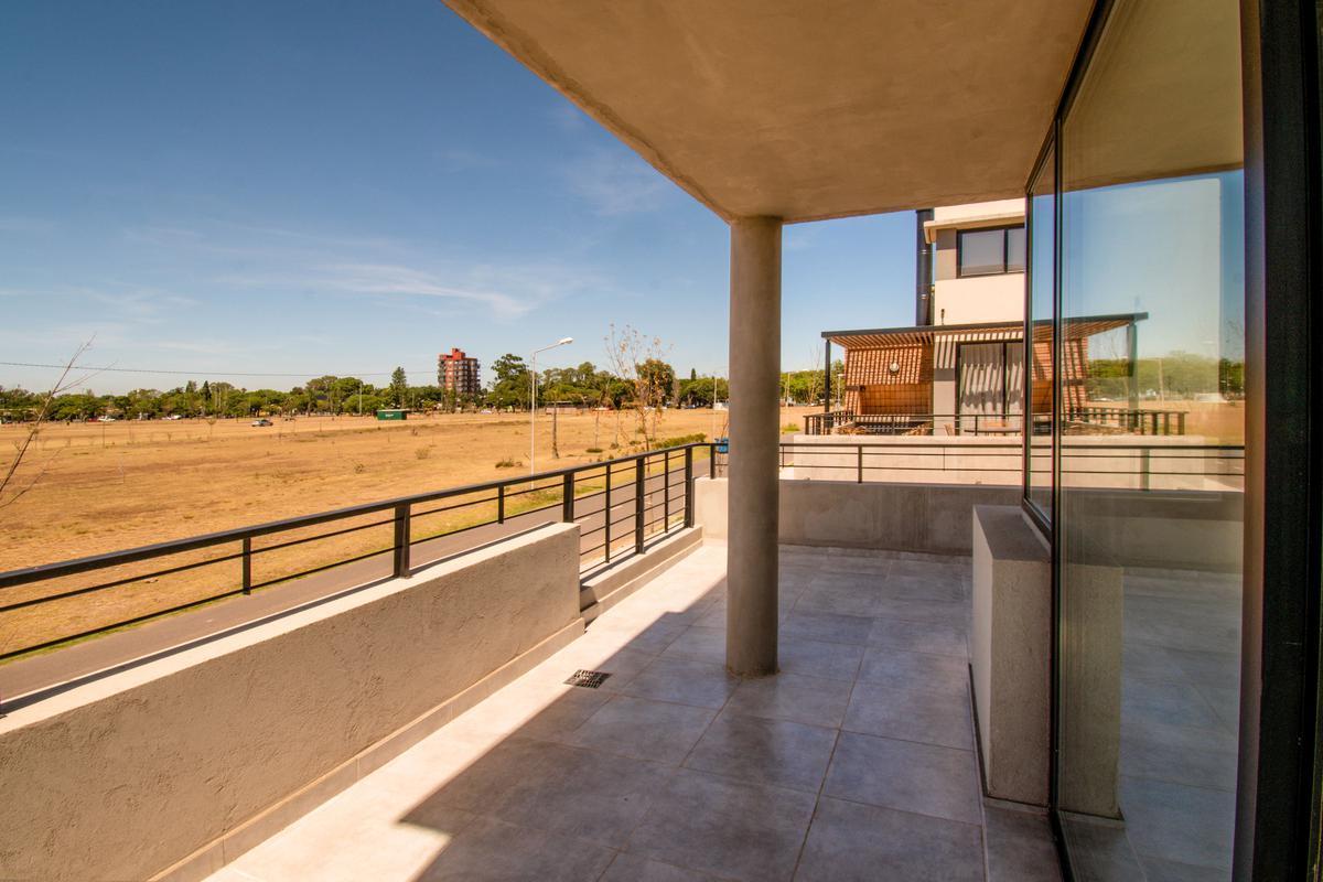 En Venta a Estrenar PH de Dos Dorm. con Terraza y Parrillero a m del Río 3