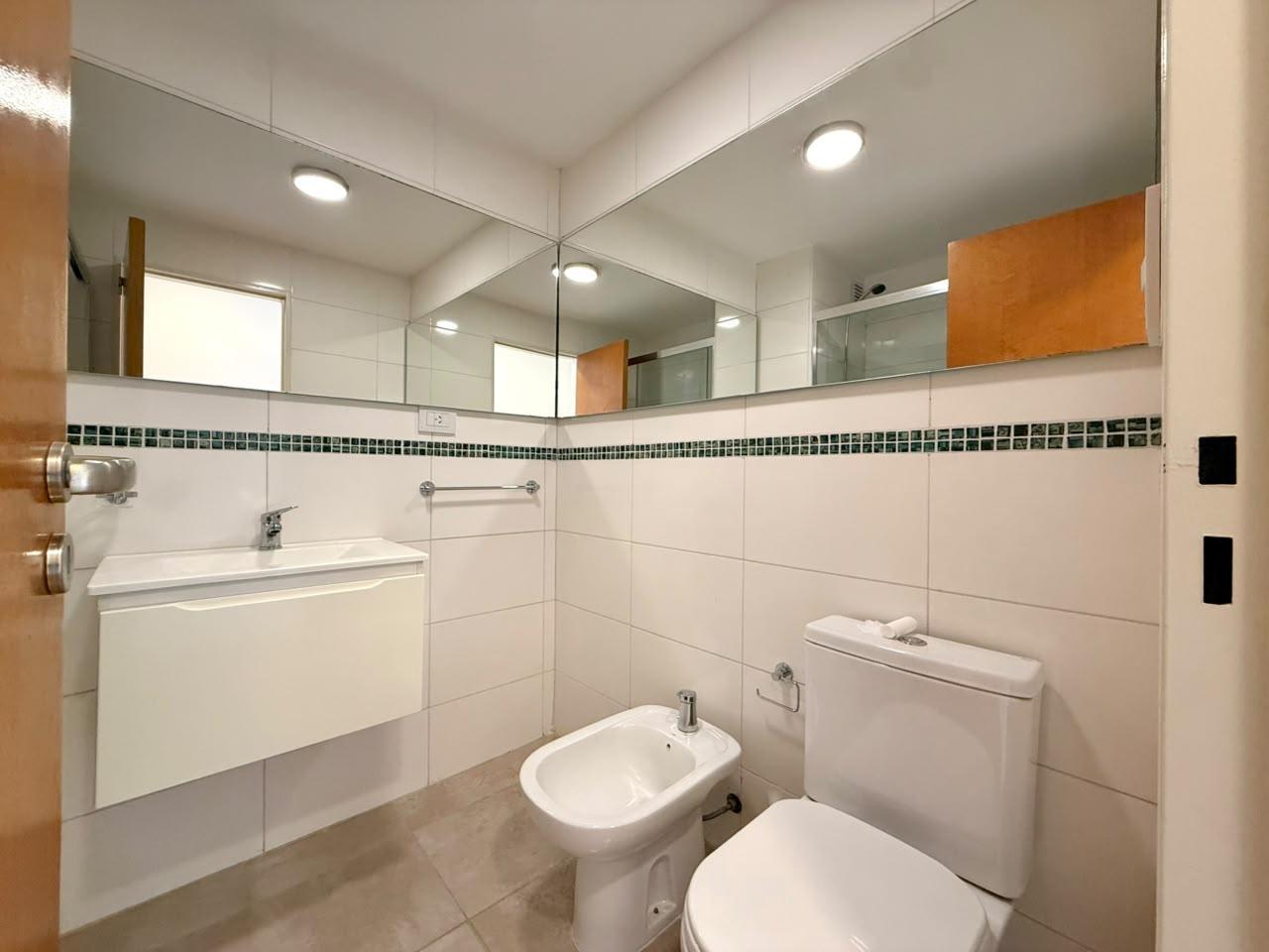 Foto de Alquiler departamento de 1 dormitorio con balcón al frente en Echesortu, imagen 2