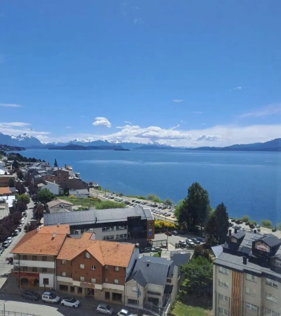 Departamento Monoambiente con vista al lago - Edificio Bariloche Center, Octavo Piso 2
