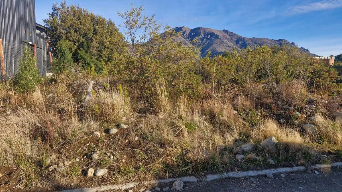 LOTE VALLE AZUL sobre calle Cascada Vulliñanco, con hermosa vista a lo cerros.- 8