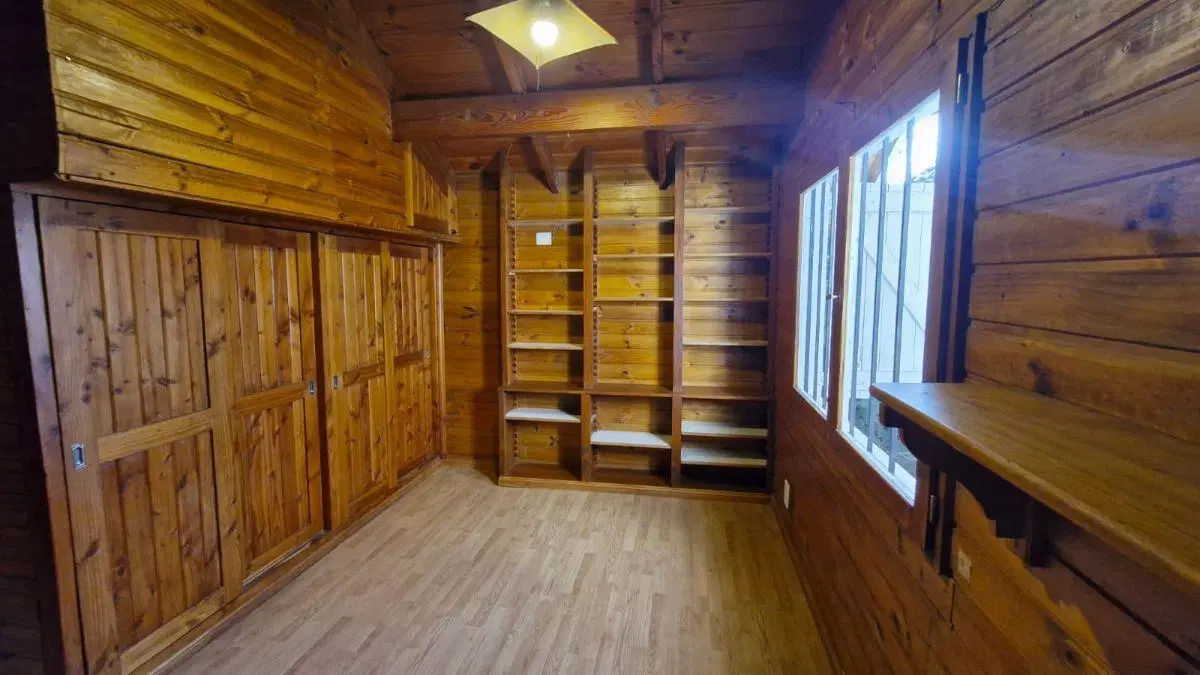 Amplia casa 3 dorm, 2 baños Calle Campichuelo 1400 . Jardin Botanico - Bariloche 4