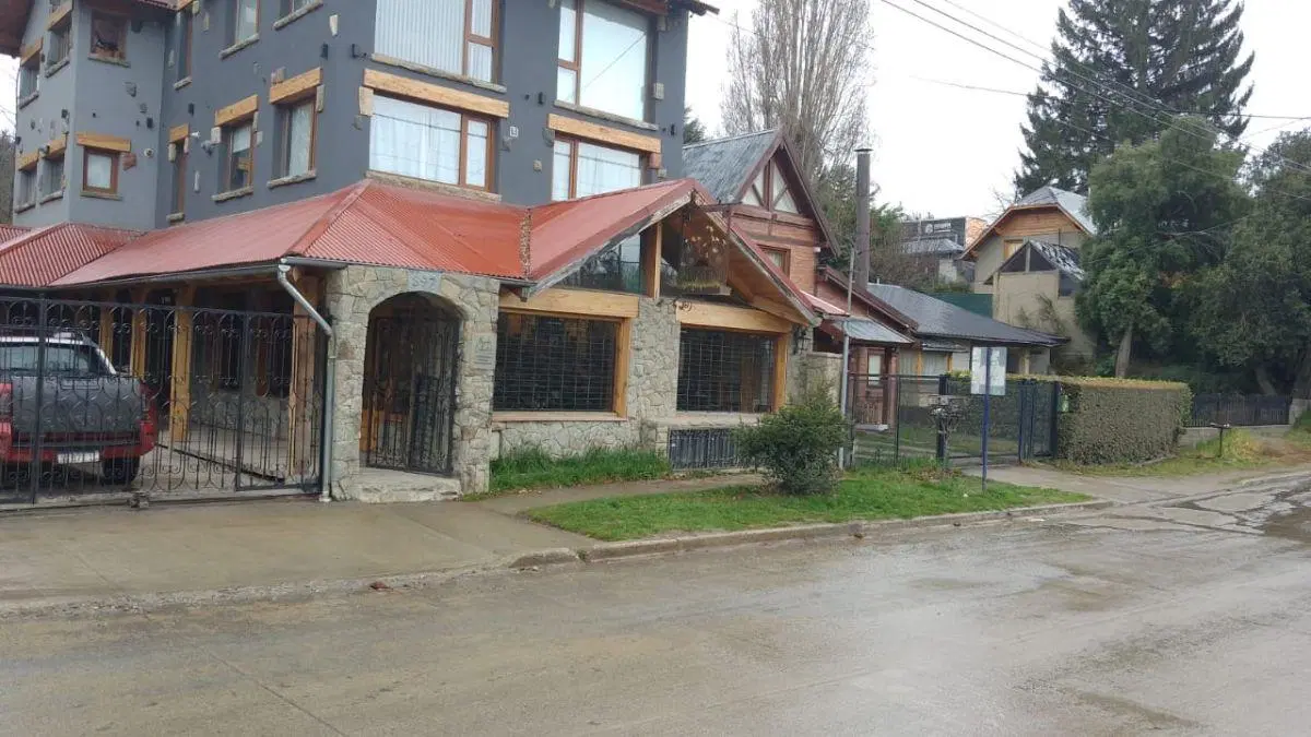 Local Comercial de 70m2 en Alquiler. Excelente ubicacion sobre calle Guemes - Bariloche. 5