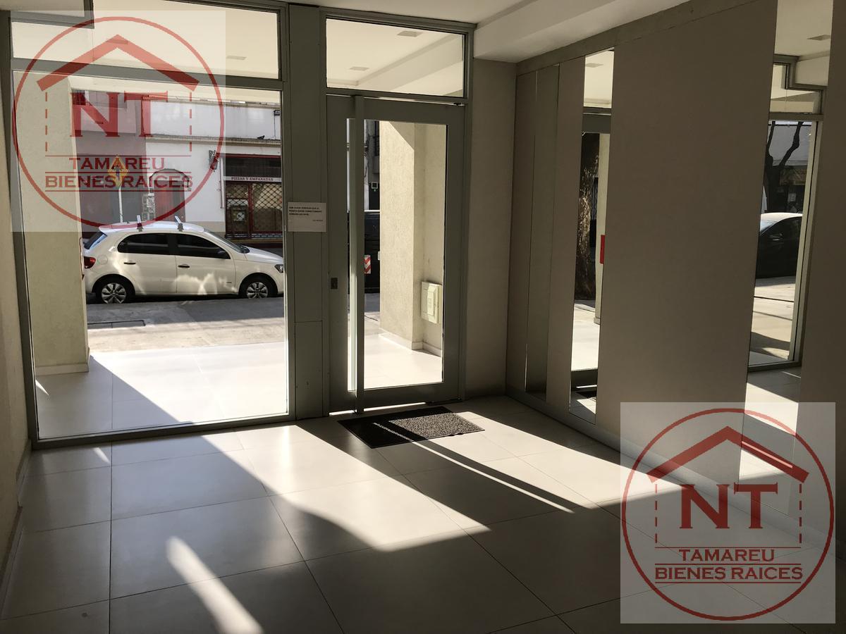 Foto de Departamento 1 amb con balcon. Al frente. Villa del Parque, imagen 2
