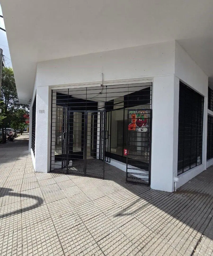 Local comercial en alquiler en esquina de Bulnes y Jacinto Ríos 4