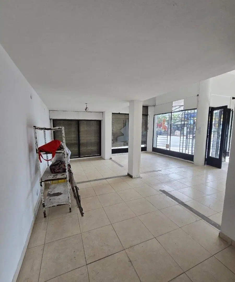 Local comercial en alquiler en esquina de Bulnes y Jacinto Ríos 2