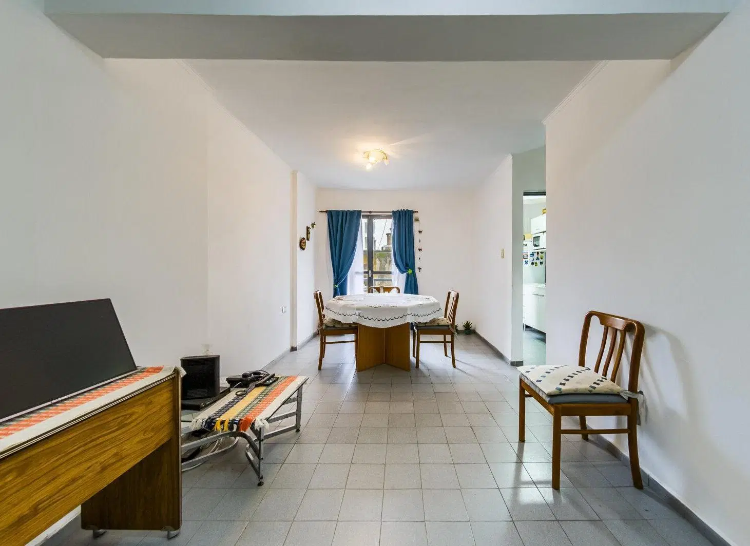 Departamento 2 dormitorios con balcón en Alvear 221 3