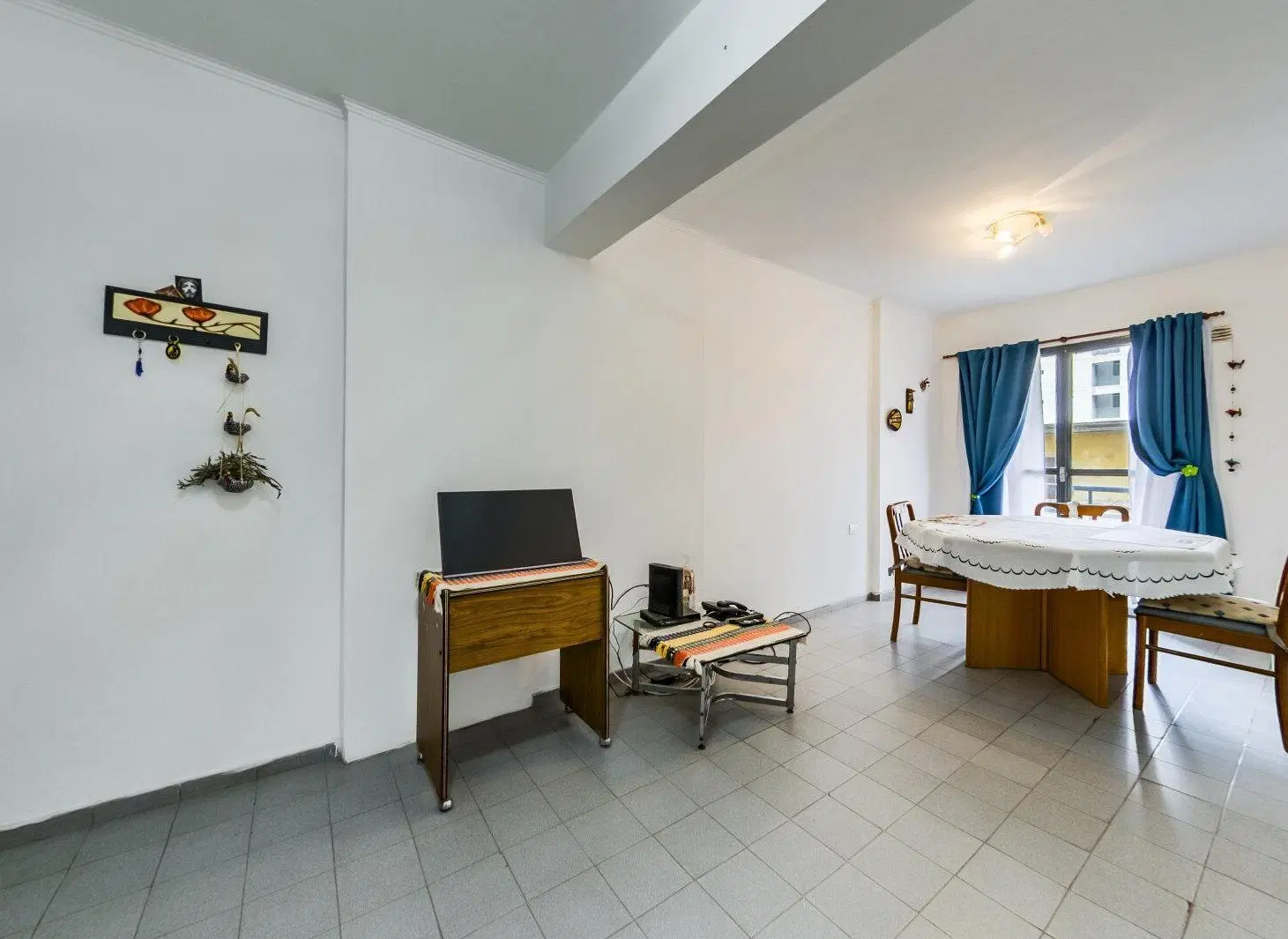 Departamento 2 dormitorios con balcón en Alvear 221 4