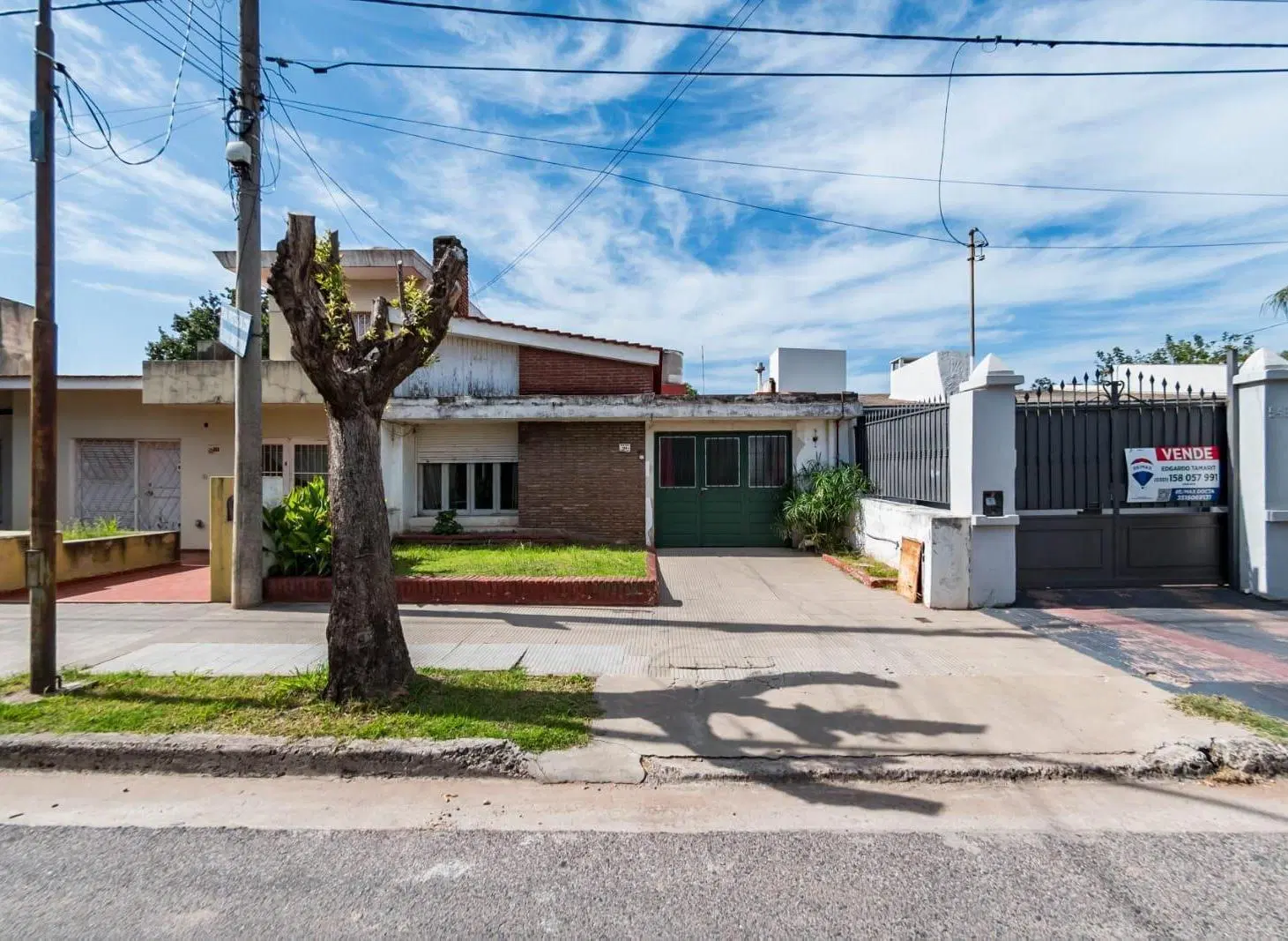 CASA A REFACCIONAR CON PATIO Y COCHERA EN PARQUE VÉLEZ SARSFIELD 5