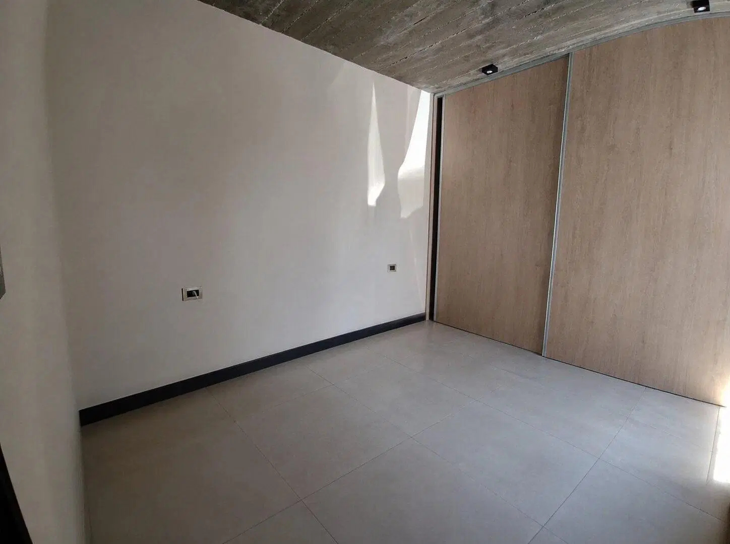 Alquiler casa dúplex de 2 dormitorios en docta etapa 1, galería con asador 3
