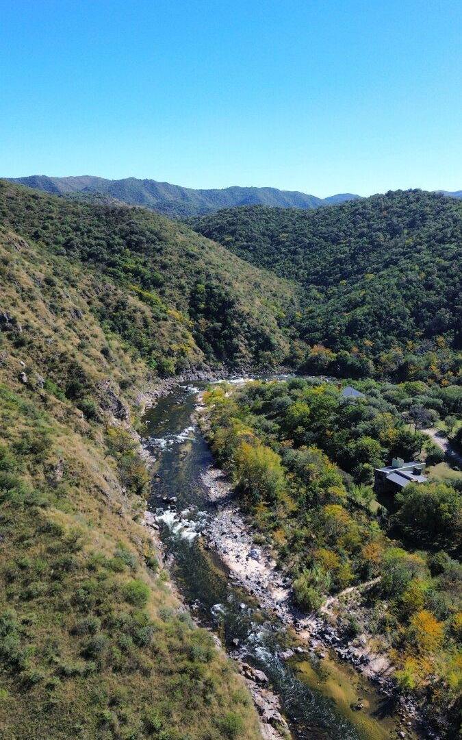 Venta lote en La Serranita, 4336 m2, frente al río, ideal complejo de cabañas