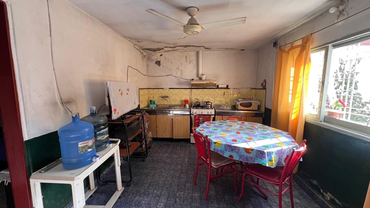 Foto de Venta casa 2 dorm. a reciclar mas departamento B° Los Boulevares, imagen 5