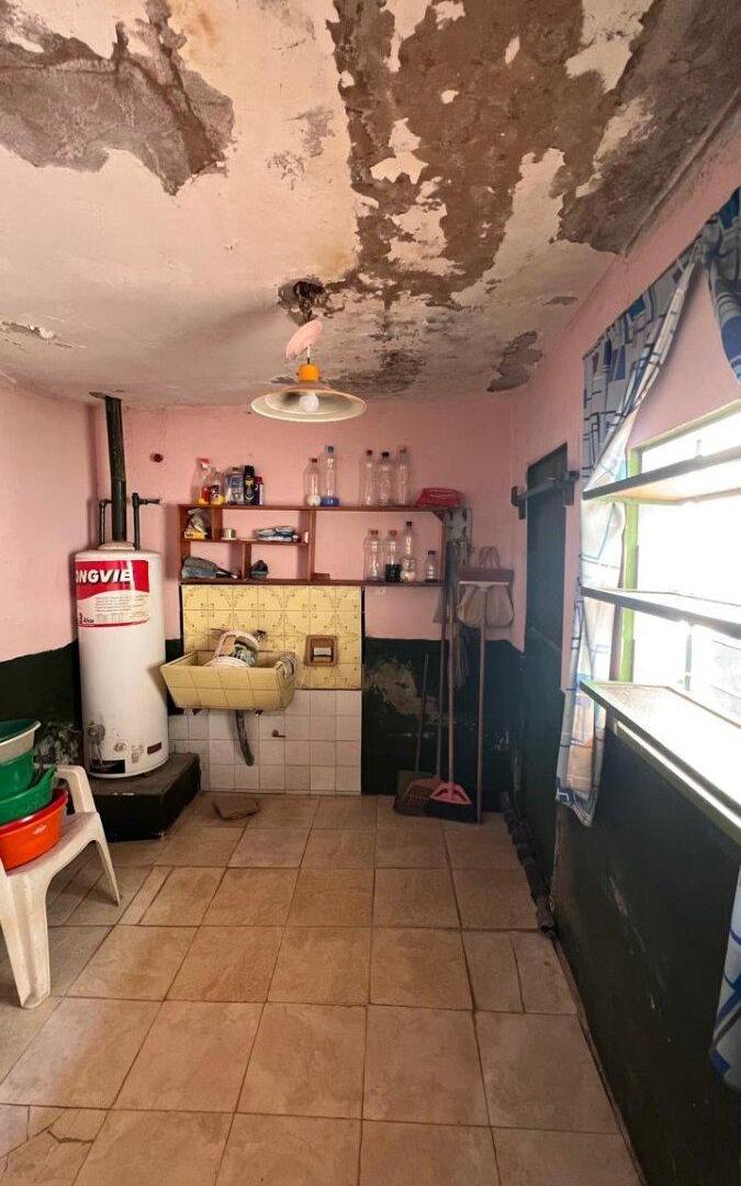 Foto de Venta casa 2 dorm. a reciclar mas departamento B° Los Boulevares, imagen 4