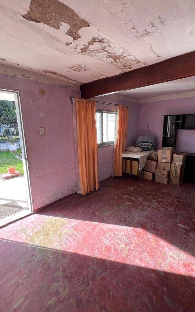 Foto de Venta casa 2 dorm. a reciclar mas departamento B° Los Boulevares, imagen 2