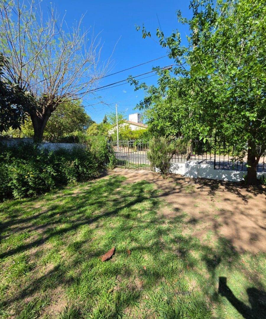 Foto de VENTA CASA en Villa Carlos Paz, 4 dormitorios, QUINCHO Y JARDÍN, imagen 2