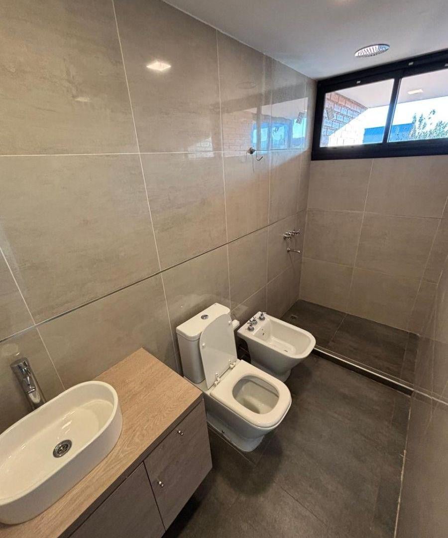 Foto de EN VENTA - EXCELENTE DUPLEX EN DOCTA A METROS DEL INGRESO PRINCIPAL, imagen 5