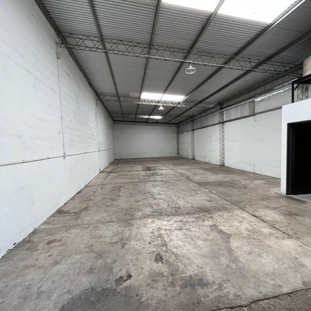 Galpón Planta Libre 178 m² Cubiertos - Barrio Observatorio 4