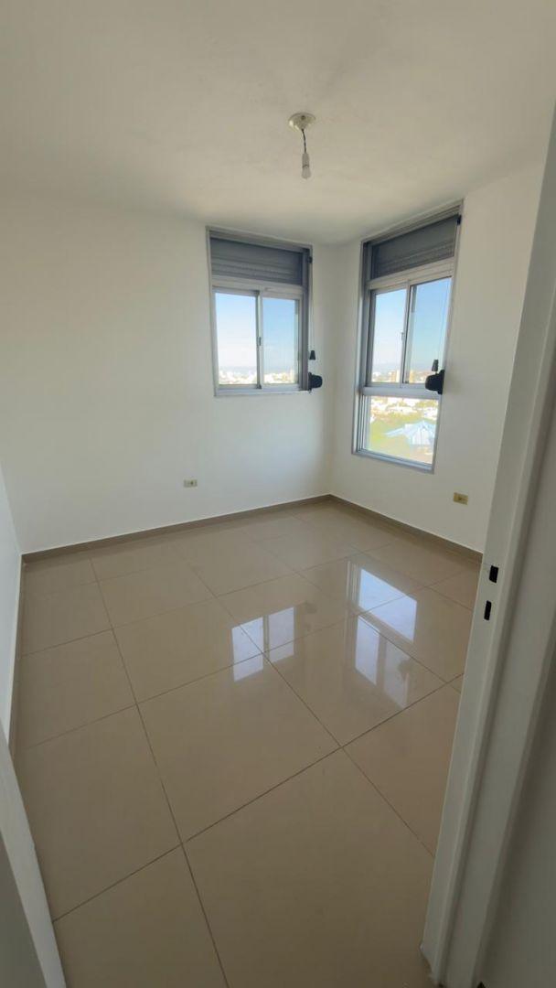 LUMINOSO DEPTO CON COCHERA EN VENTA