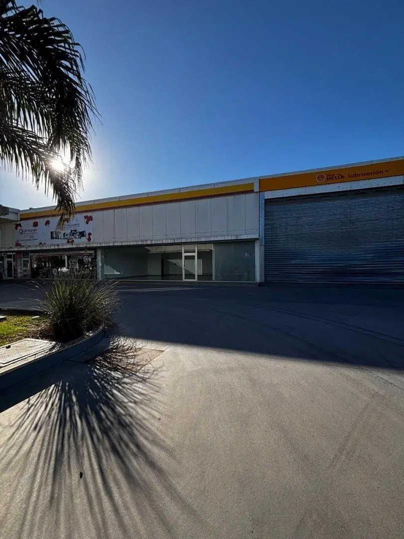 LOCAL COMERCIAL EN ALQUILER DENTRO DE ESTACIÓN SHELL 3