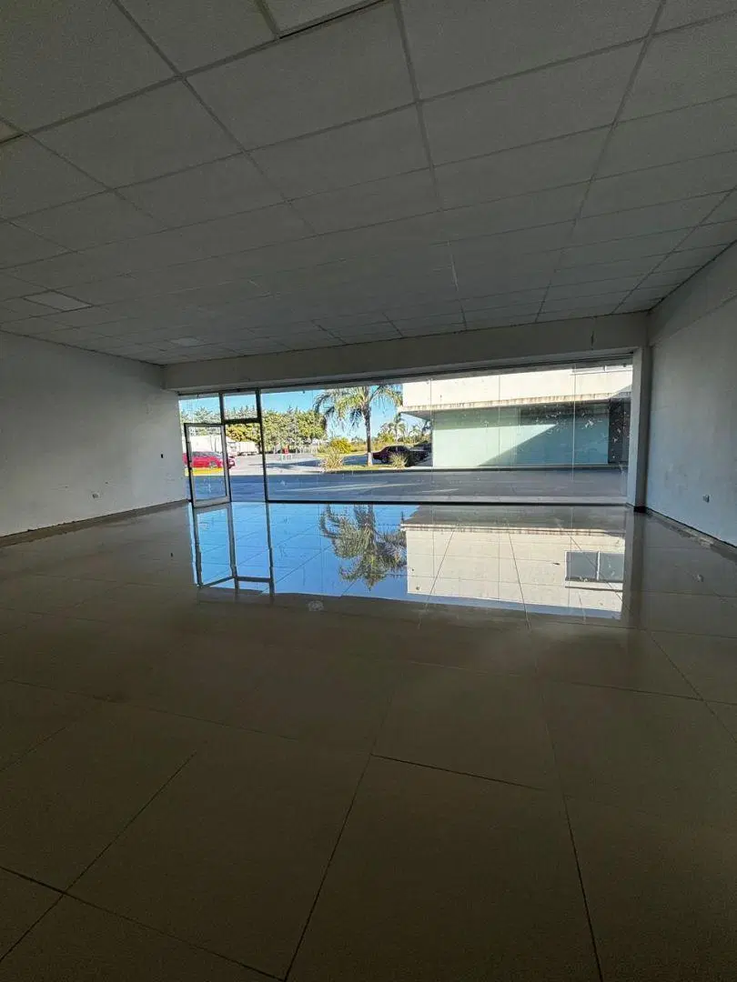 LOCAL COMERCIAL EN ALQUILER DENTRO DE ESTACIÓN SHELL 1