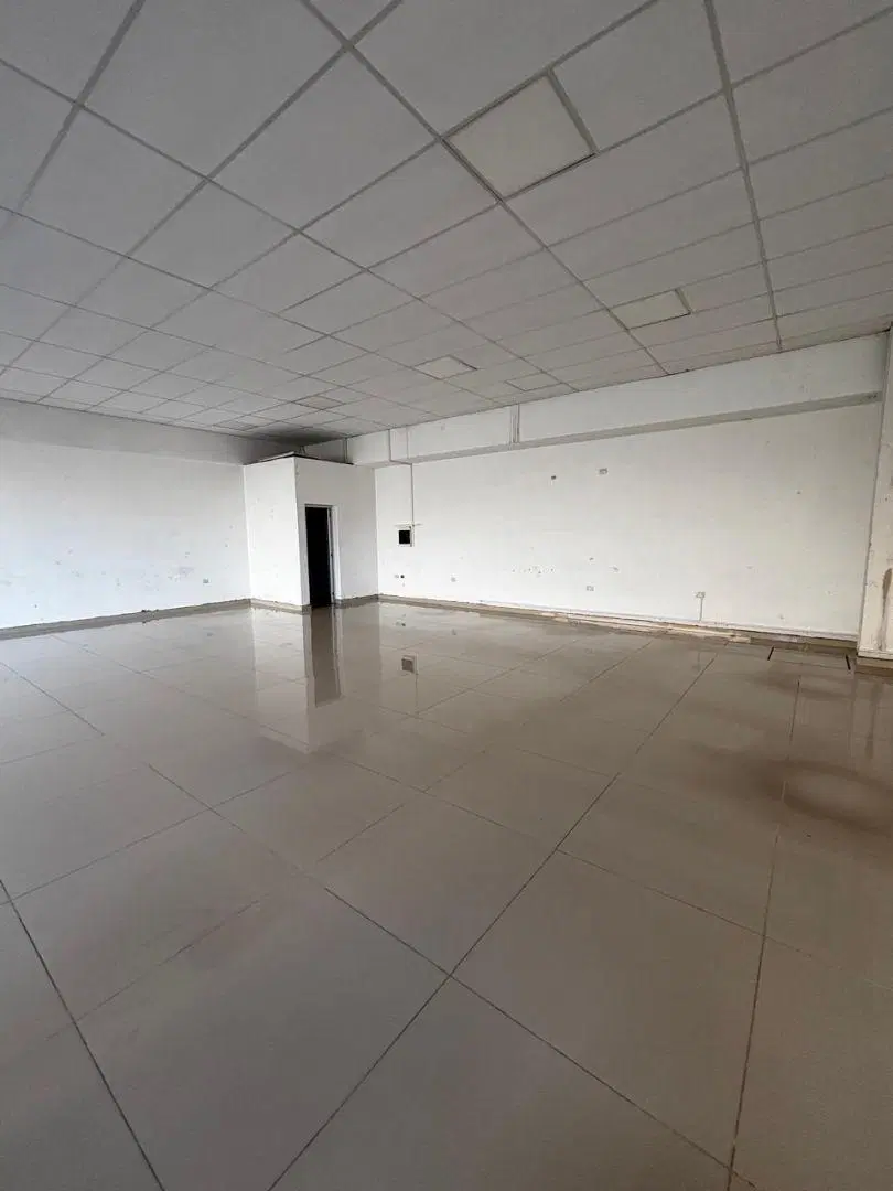 LOCAL COMERCIAL EN ALQUILER DENTRO DE ESTACIÓN SHELL 5