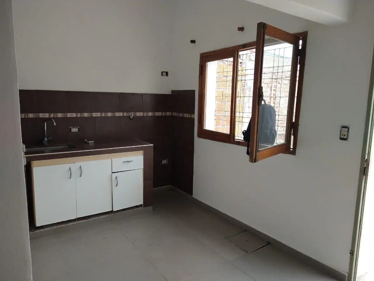 CASA EN ALQUILER - BARRIO JARDÍN 5