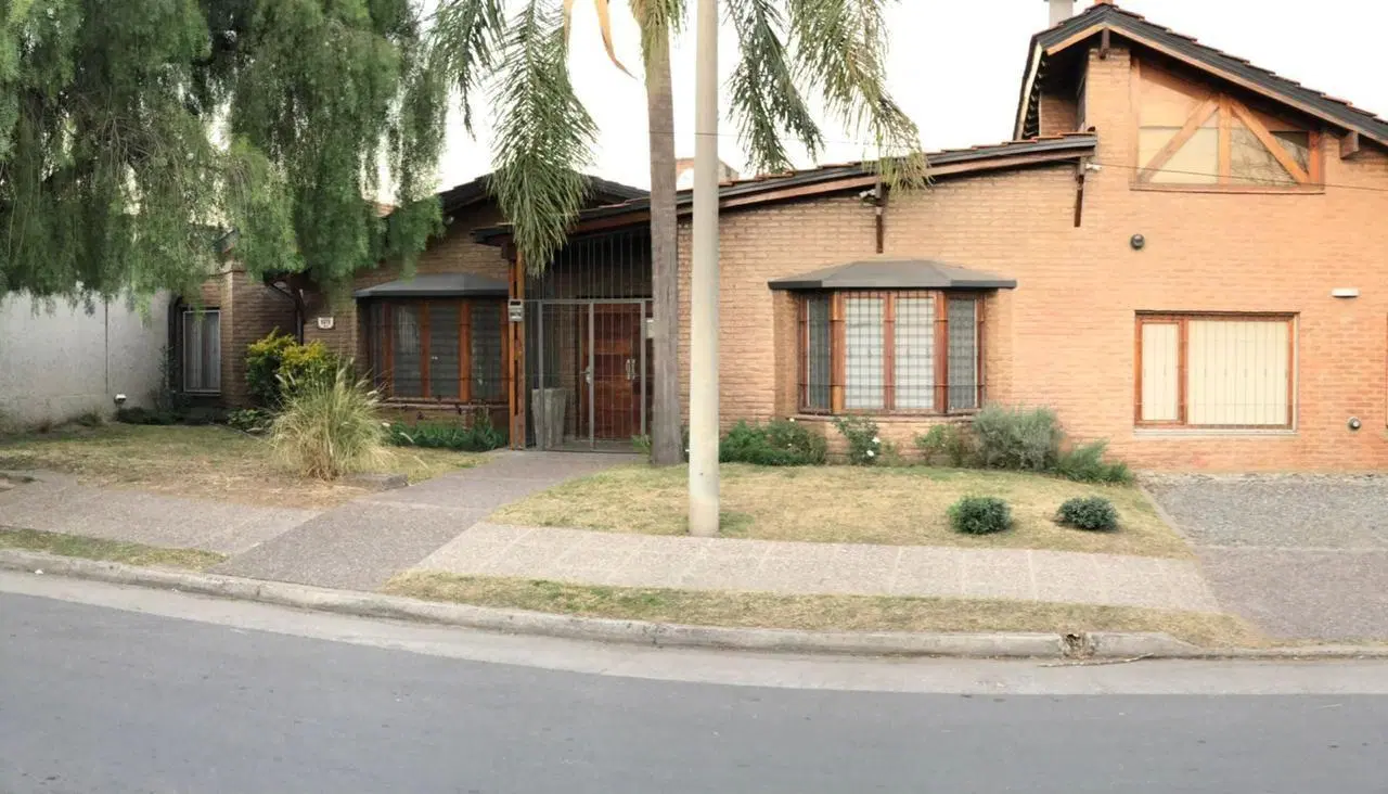 CASA EN VENTA - Villa Belgrano 1