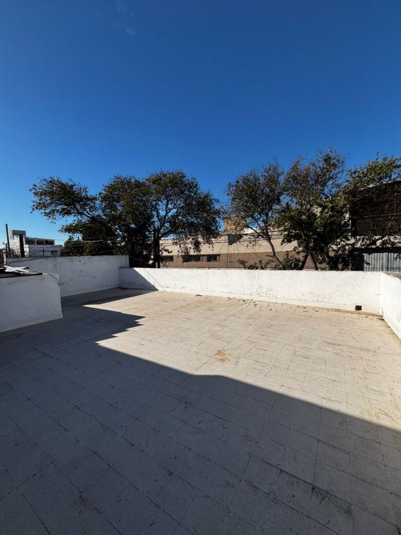 Foto de CASA EN ALQUILER - YAPEYÚ, imagen 4