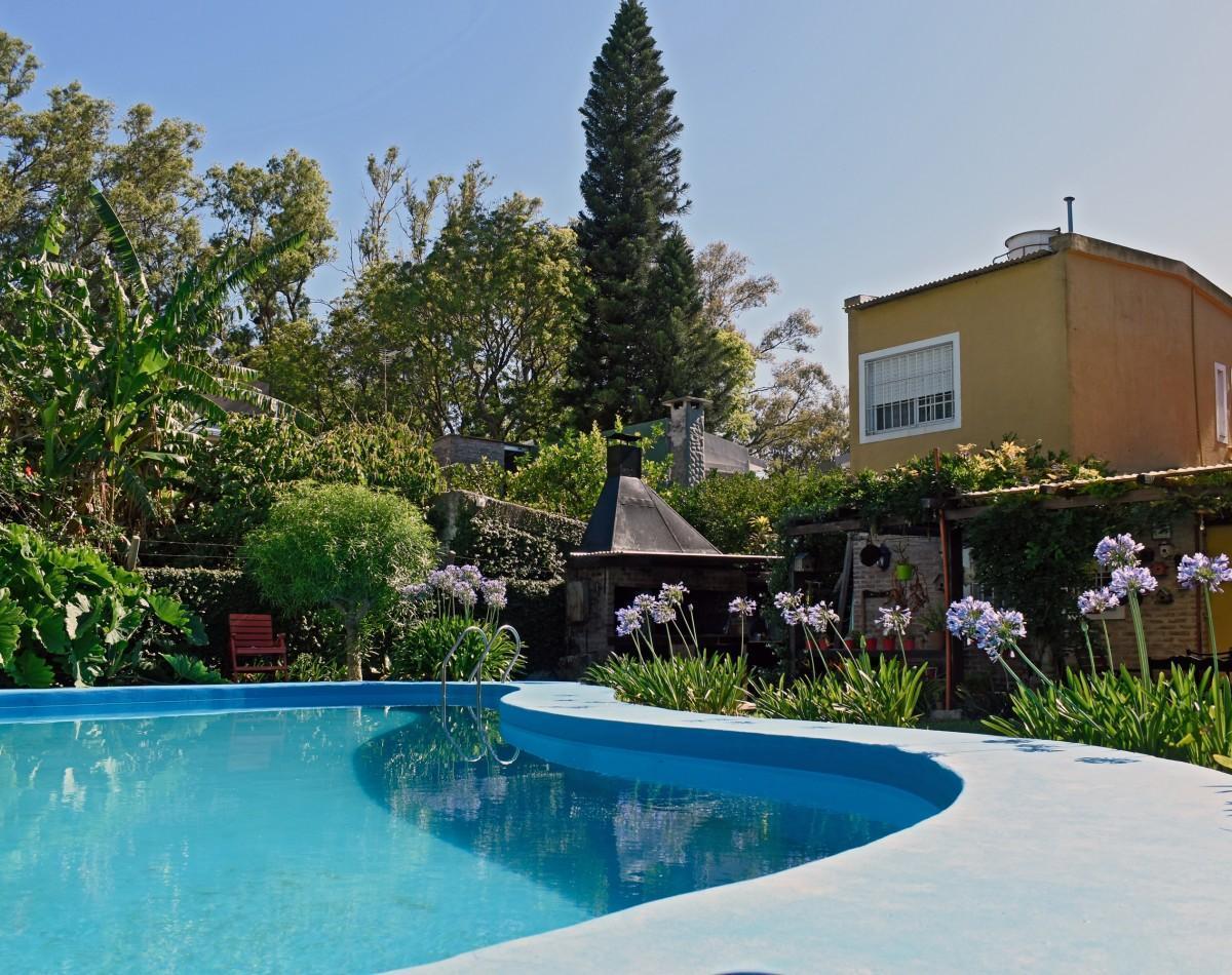 Chalet Pintorezco con Excelente Jardin Zona Rio Baigorria 4