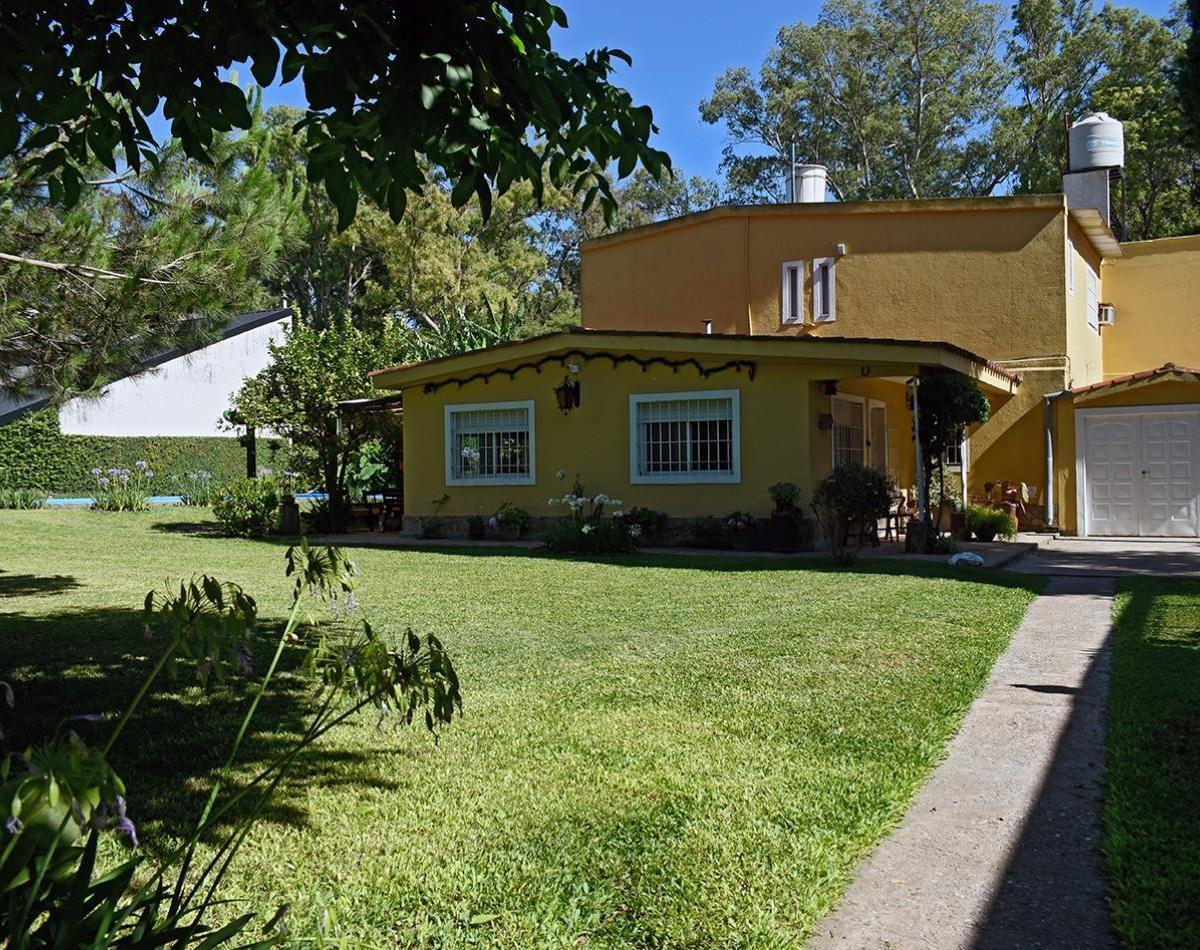 Chalet Pintorezco con Excelente Jardin Zona Rio Baigorria 3