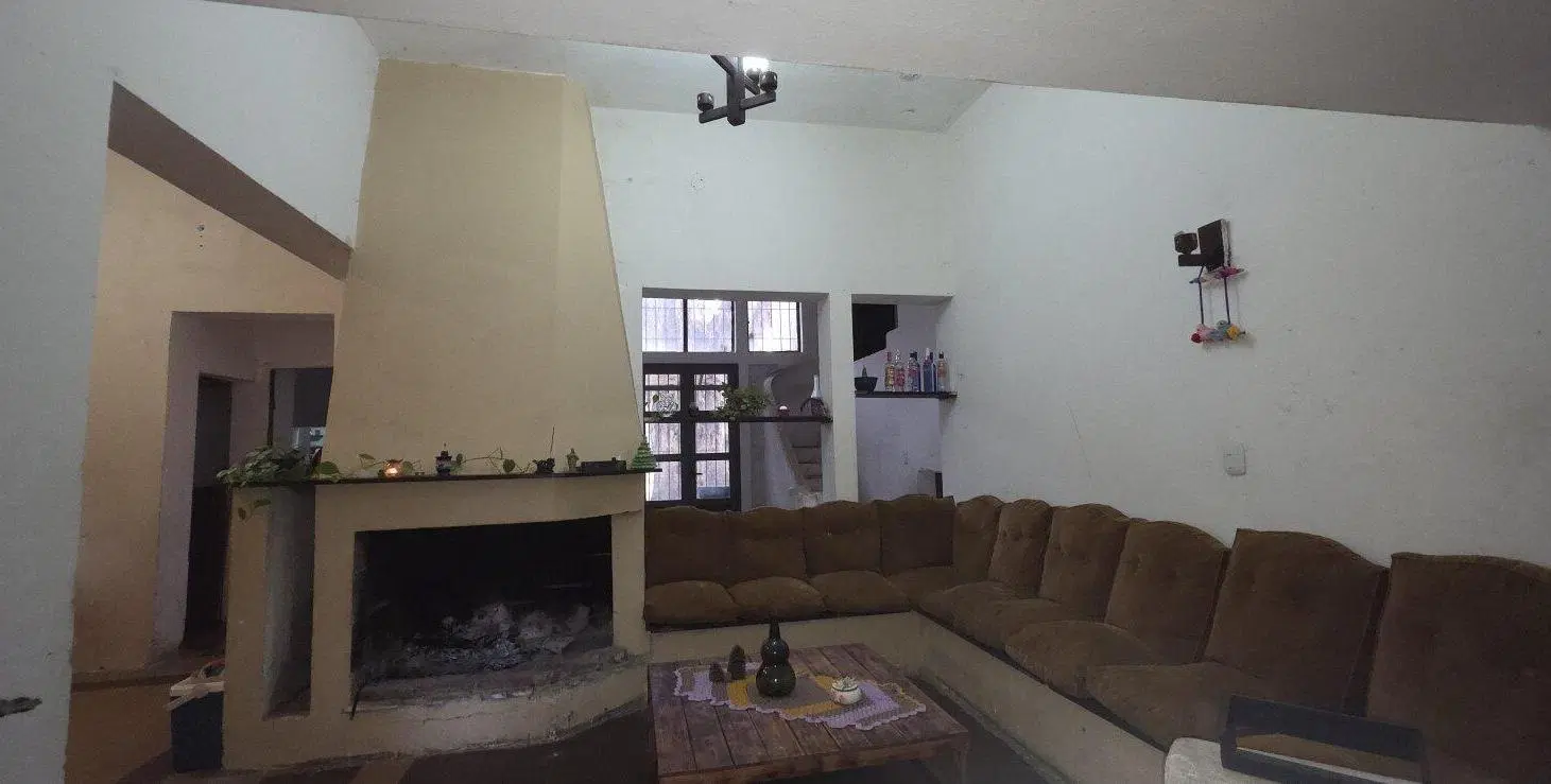 Vendo Casona sobre lote de 1.080 m² con fondo al arroyo | Unquillo 2