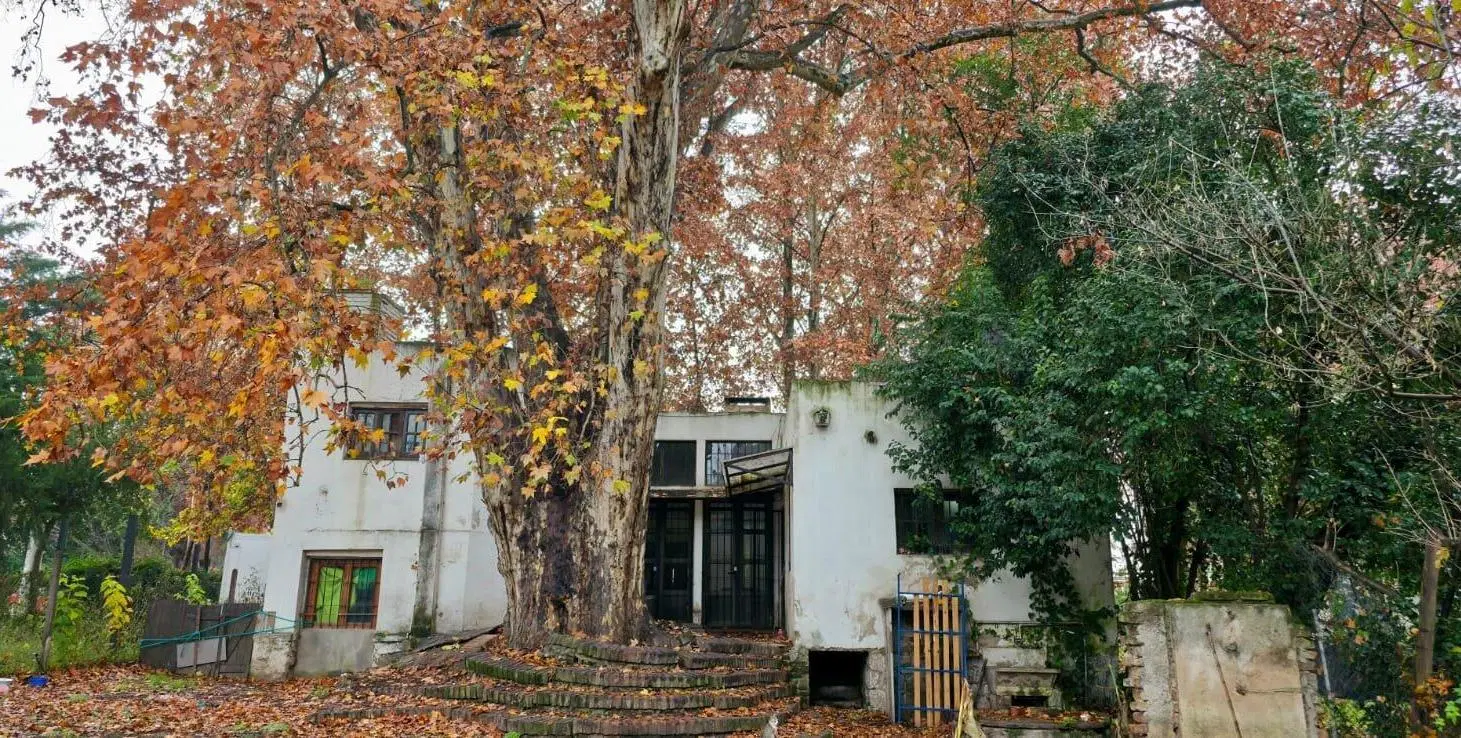 Vendo Casona sobre lote de 1.080 m² con fondo al arroyo | Unquillo 5