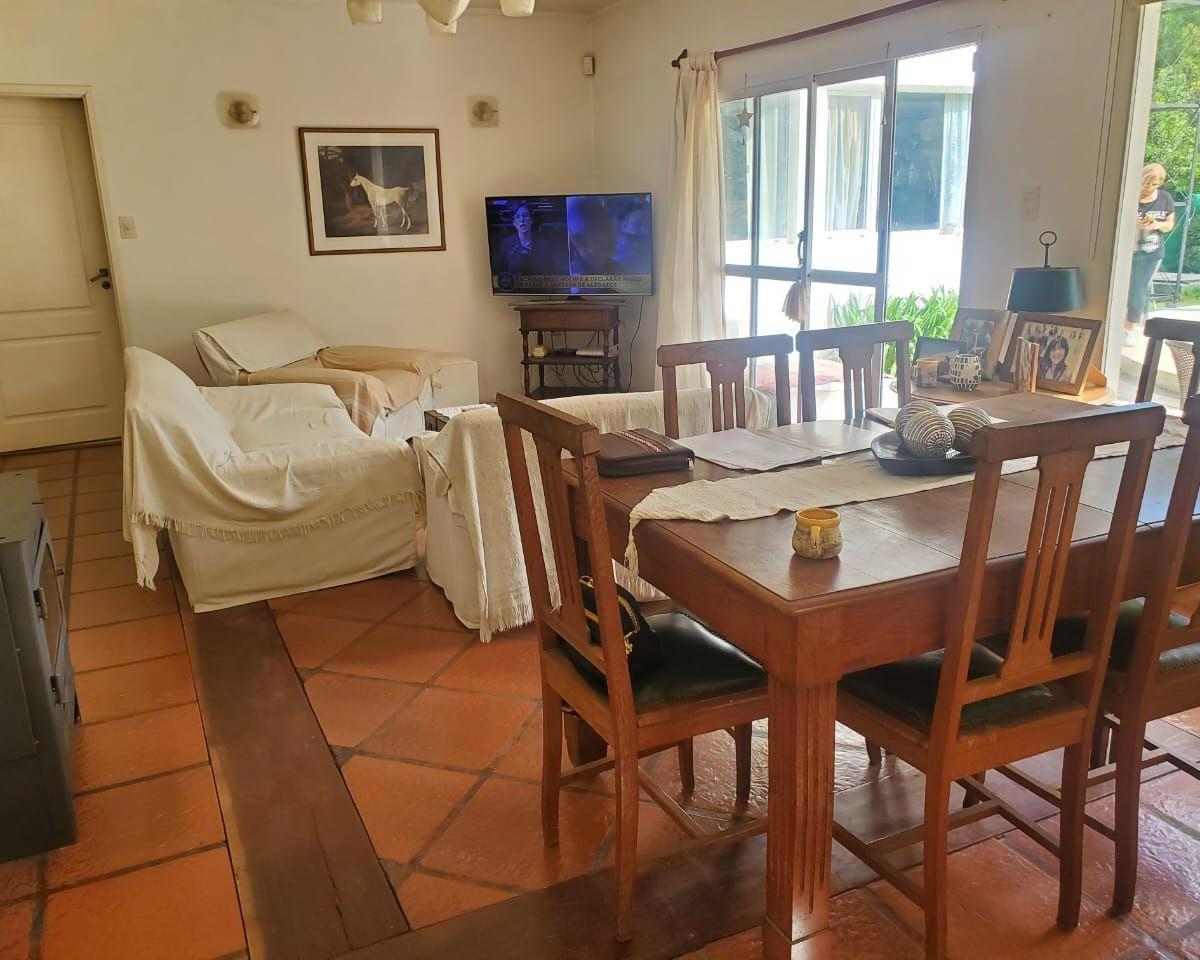 Casa con Gran Parque y Pileta 5