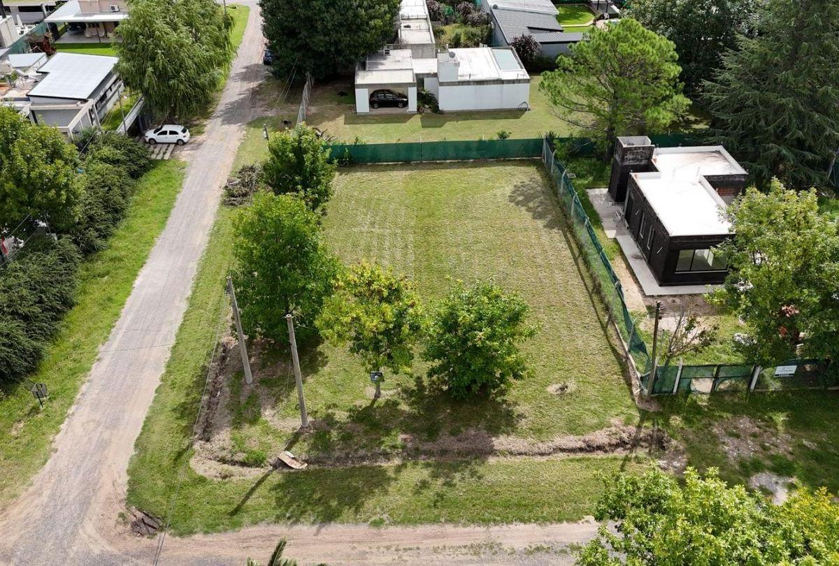 Lote. | Calle 49 Esquina 14 4