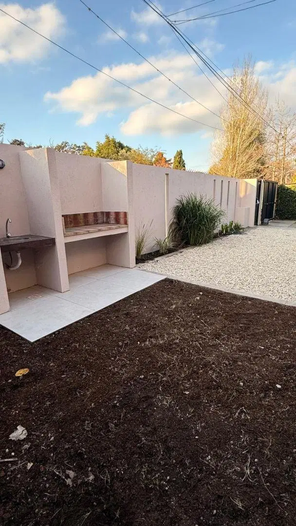 Casa 2 dormitorios. | 21a al 1600 5
